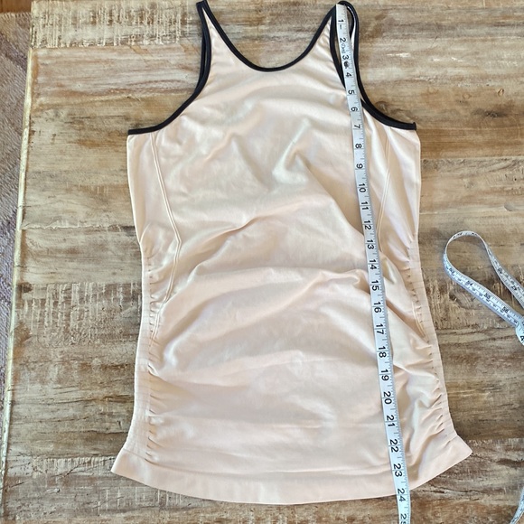 Lululemon tank - Picture 8 of 8
